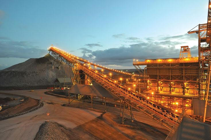Shutdown and projects guarantee mining conveyor